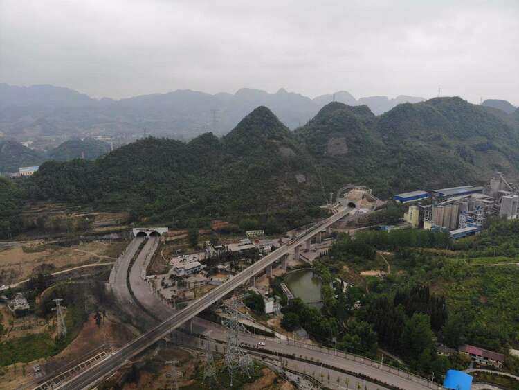 （裁剪图片）1至7月贵州省基础设施“六网会战”完成投资1176.6亿元