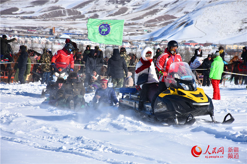 新疆“空中草原”首次冬季开放 新疆“空中草原”首次冬季开放