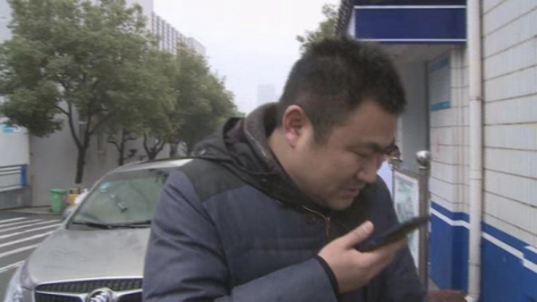 【新华社】全民阻击丨心疼！没想到前方的你是这样的