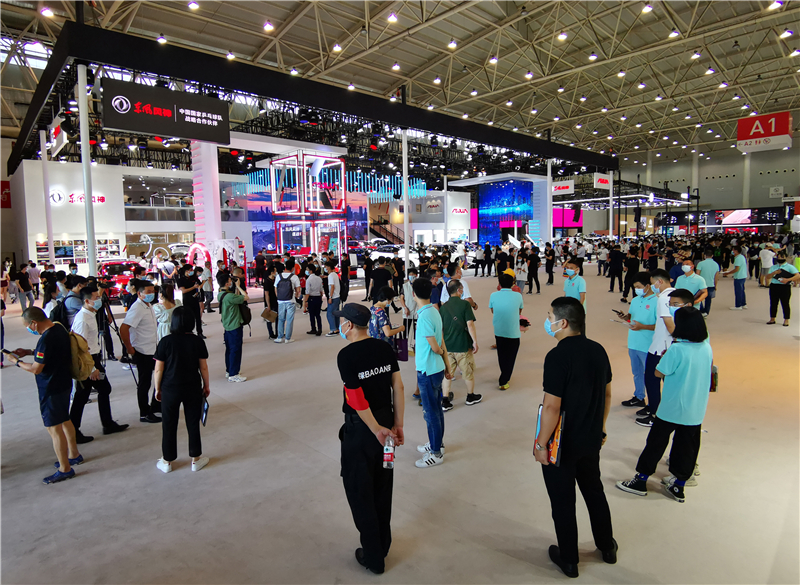 【A】第十八届华中国际汽车展览会开幕 助推武汉疫后重振