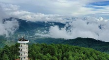 云蒸霞蔚望邛海