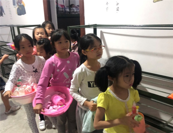 图片默认标题_fororder_集体生活