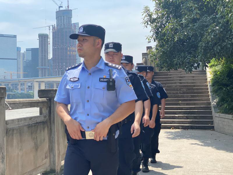 【B】禁止非法捕捞 重庆江北警方在行动
