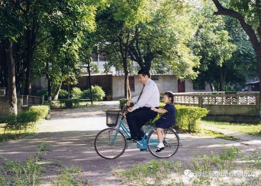 Kể chuyện Tập Cận Bình: Xe đạp của Tổng Bí thư, Chủ tịch nước Trung Quốc Tập Cận Bình từng chở những ai?_fororder_5