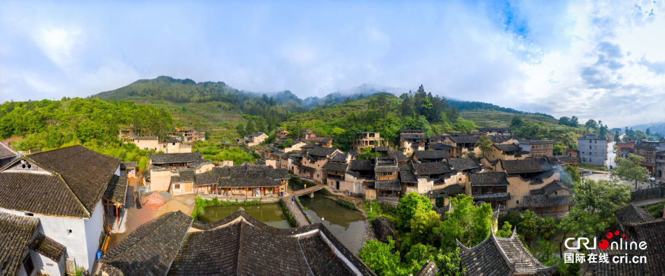 (走向我们的小康生活)文创产业让“空心村”变成“聚宝盆”_fororder___172.100.100.3_temp_9500031_1_9500031_1_1_3e055cde-88f3-4a96-8449-5bb148e65caf