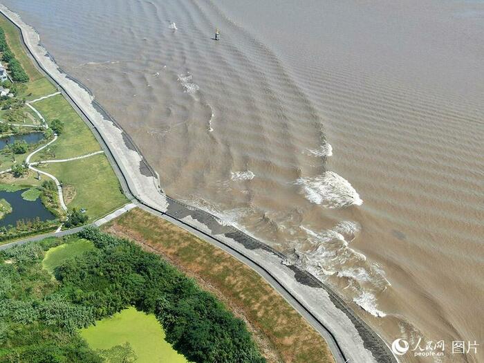 절강해녕의 전당강 교차 밀물 경관 절강해녕의 전당강 교차 밀물 경관_fororder_qtj-4