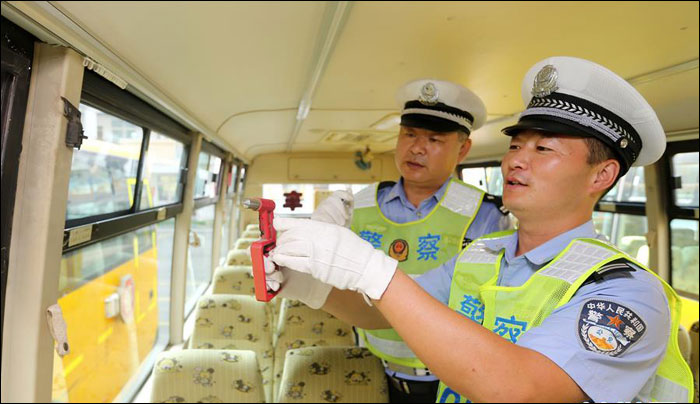 จีนคุมเข้มความปลอดภัยรถรับ-ส่งนักเรียนรับเปิดภาคเรียน_fororder_200825jianxiaoche2