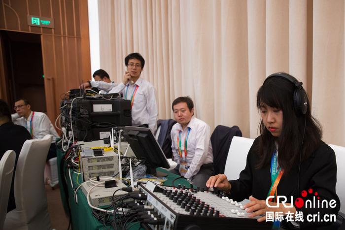 CMG 국제방송, CIIE 개막식 다어종 생방송 진행