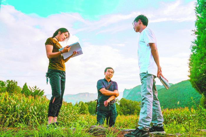 经济日报■脱贫攻坚战场上的“夫妻兵”