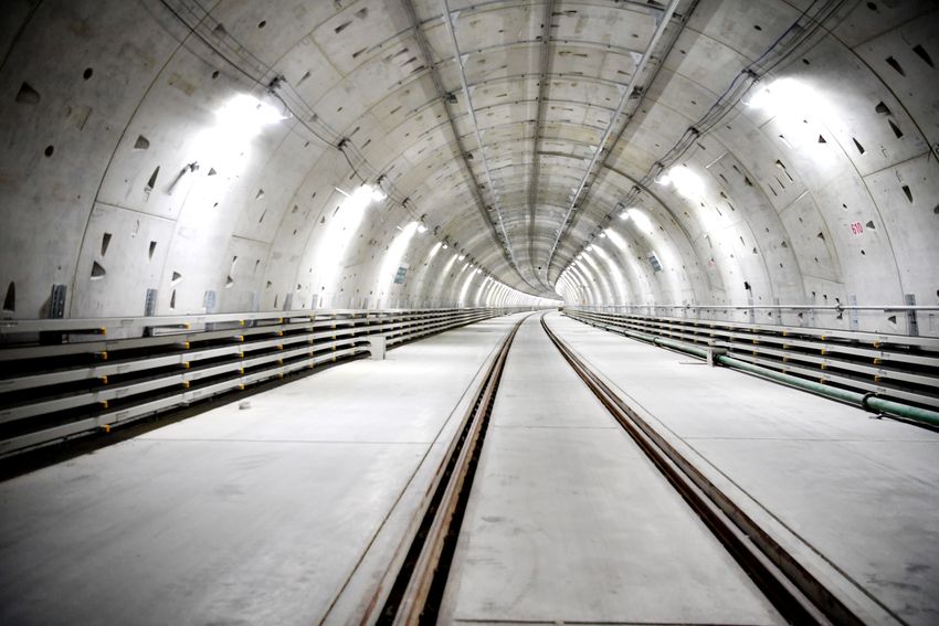 （供稿 交通运输列表 三吴大地南通 移动版）苏通特高压长江综合管廊隧道轨道工程完工