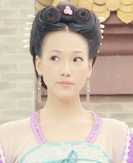 萧淑妃由台湾女星张本渝饰演,人虽然不红,但长相具备个人特色,容易