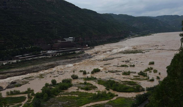 ฝนตกหนัก！ น้ำตกหูโข่วแม่น้ำเหลืองต้องปิดอีกครั้ง_fororder_壶口瀑布3