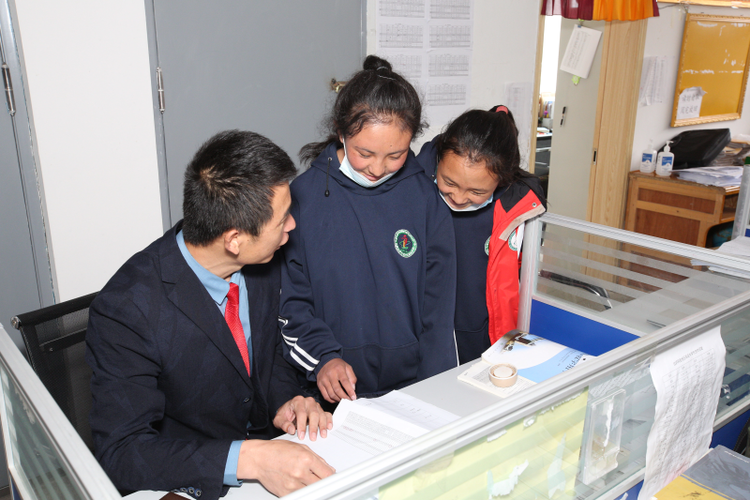 陕西援藏老师于光:勤朴笃实 真情援藏