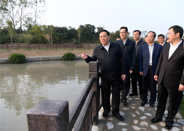 【上海微网首页头条1】上海市总河长李强今巡河：水环境实现根本性好转要出这些硬实招