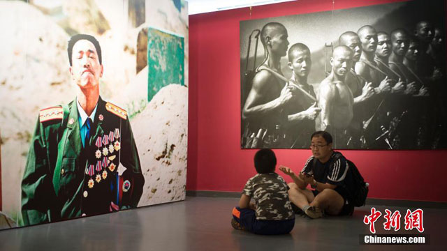 中国人民解放軍創設90周年記念写真展、北京で開催