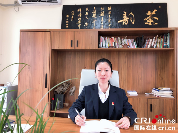 图片默认标题_fororder_新隆党员合作社理事长顾凤(摄影何芳)