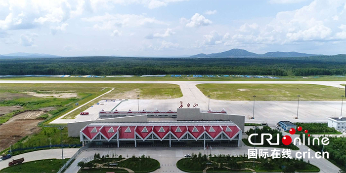 01【吉林】【原创】【CRI看吉林（标题）】 庆祝改革开放40周年系列报道（吉林篇）之二十四：中国第一个森林旅游机场——长白山机场