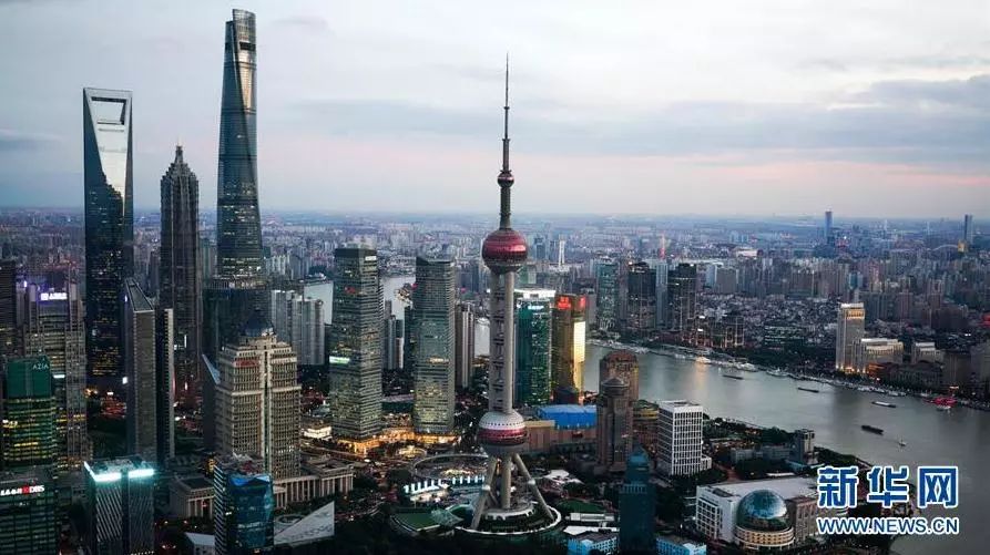 11月1日拍摄的上海陆家嘴金融贸易区.11月2日拍摄的上海市区景观.