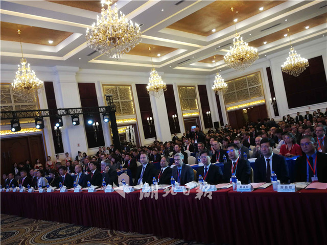 湖北省企业采购需求发布暨现场签约会在上海举行