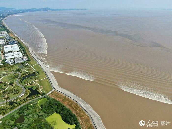 절강해녕의 전당강 교차 밀물 경관 절강해녕의 전당강 교차 밀물 경관_fororder_qtj-2