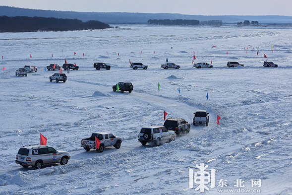 中国呼玛2019第二届中俄界江国际冰雪汽车挑战赛精彩上演