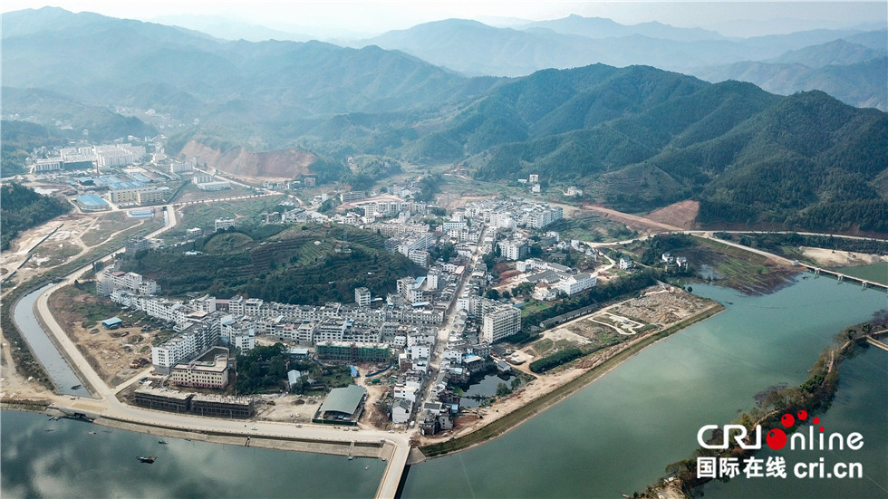 百城百县百企调研行江西崇义航拍绿水青山就是金山银山的最美写照