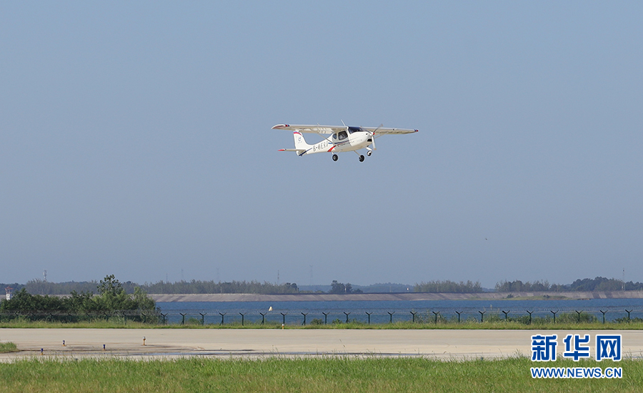 “领雁”AG50轻型运动飞机在湖北荆门成功首飞