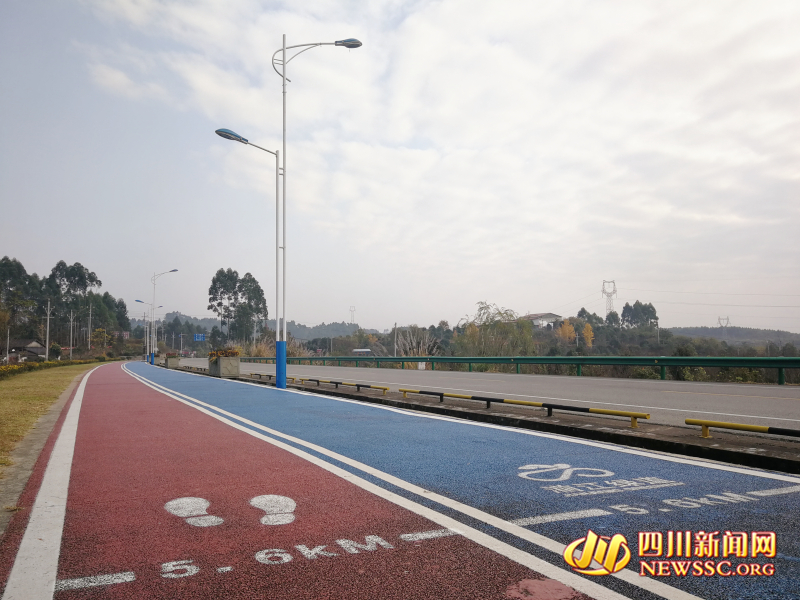 （导航成都）《火锅神曲》歌手走近龙门山·宿集 感受“爱宿彭州”