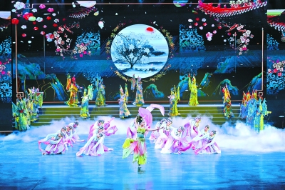 “市民新春联欢会”上演 800余名市民演员演绎北京大事小情