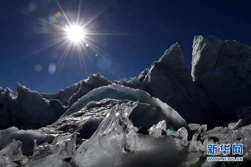 Ang Gangbu Glacier sa Tibet