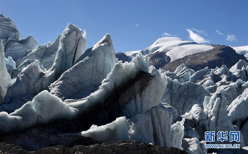 Ang Gangbu Glacier sa Tibet