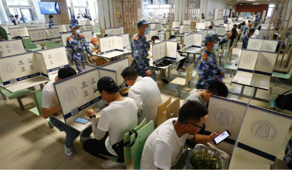 ปักกิ่งเปิดเทอมใหม่ นศ.กว่า 600,000 คนทยอยกลับปักกิ่ง_fororder_bj4