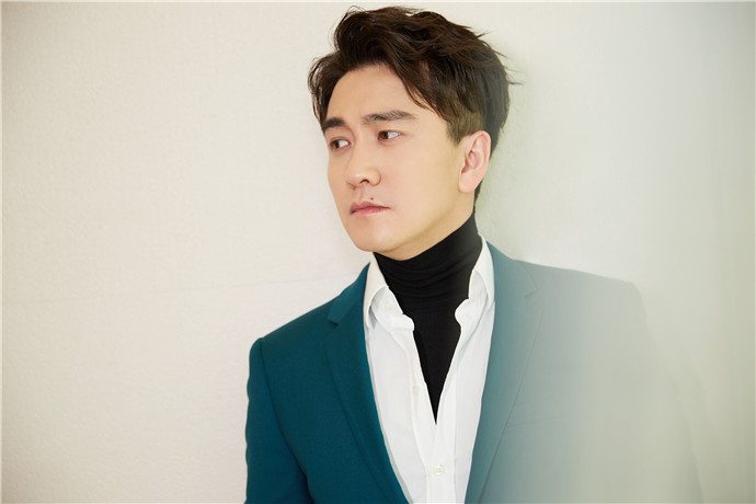 翟天临时尚造型大盘点 轻松驾驭正装穿出自我风格