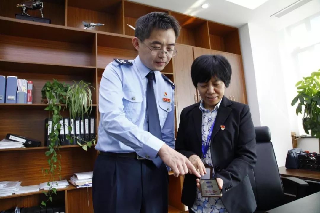 【国际在线】大规模减税降费让“中国制造”受益！助力国产大飞机