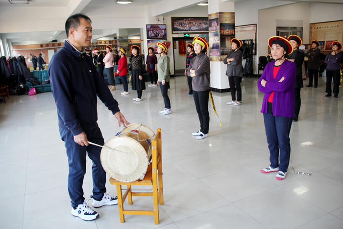 문화관을 노인들에게 전면 개방 문화관을 노인들에게 전면 개방