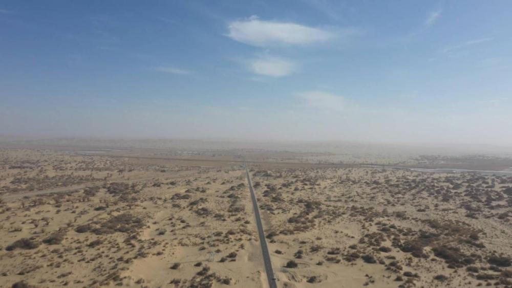 「新华社」出沙漠记