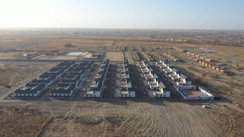 「新华社」出沙漠记