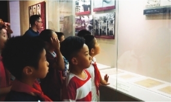 “照片+文字” 革命博物馆讲“红色故事”更生动
