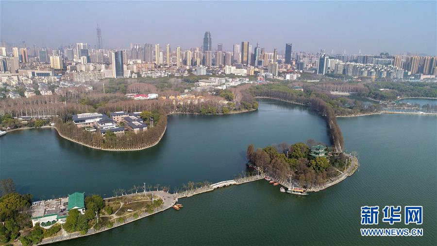 湖北武汉：春到东湖