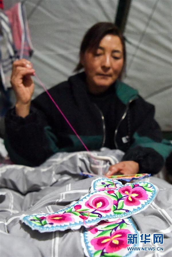 新华网@石油物探队的“女汉子”