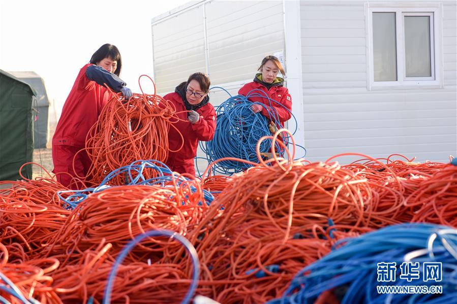 新华网@石油物探队的“女汉子”