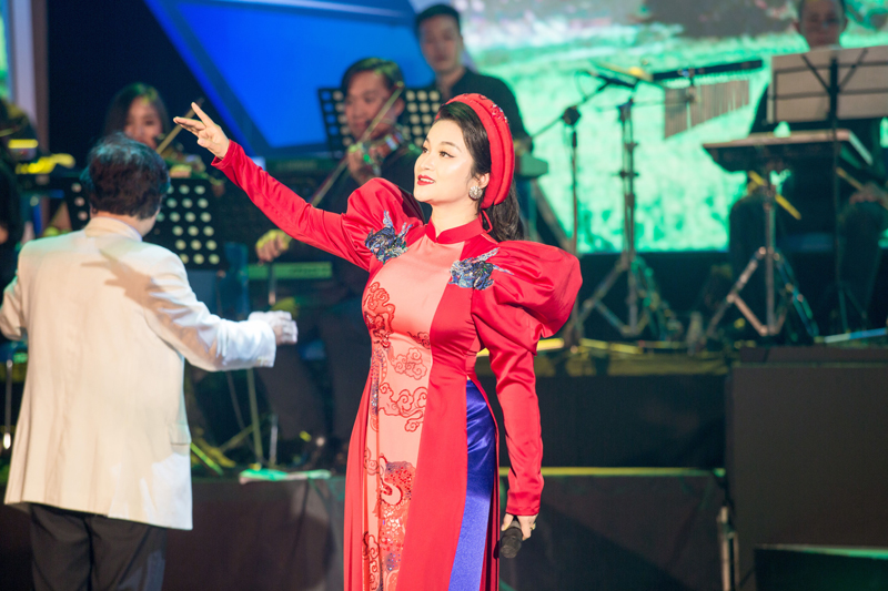 【分页】广西艺术学院师生团唱响2020越南下龙国际音乐节（组图）