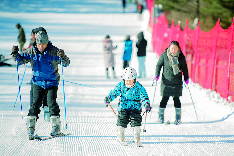 长春净月潭滑雪场12月1日正式开滑