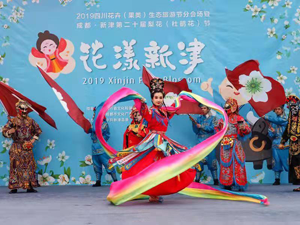 最美初中季来新津新津感受"花漾成都全套不一样"梨花女生照艳就是图片