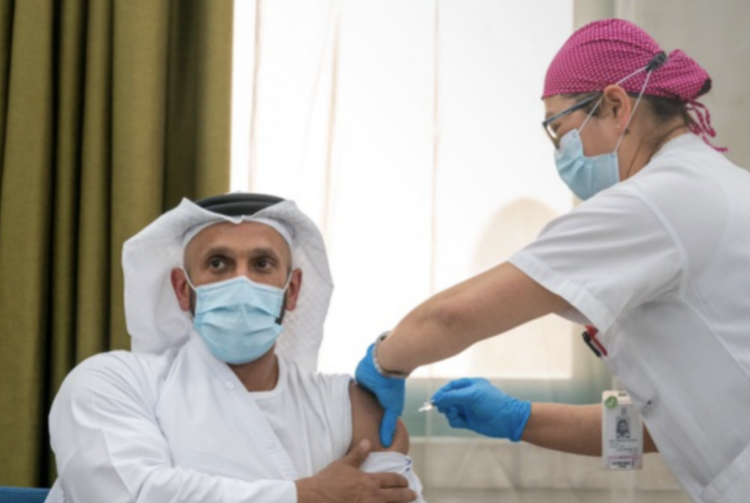 阿联酋紧急批准使用中国新冠疫苗 卫生专家：战胜疫情的里程碑