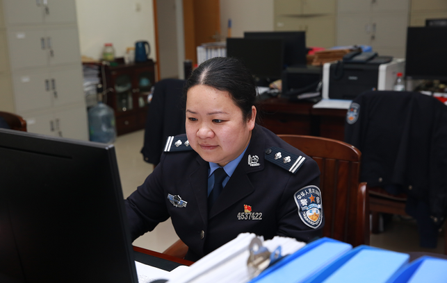 高墙内警花绽放展芳华  ——“三八节”访南宁监狱女警官