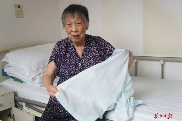 从一块银元开始助学，91岁的她却20多年舍不得买一件新衣