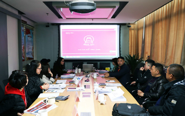 图片默认标题_fororder_1、入选作品评审打分现场