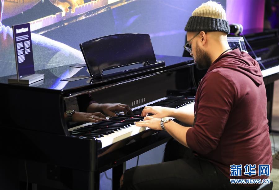 新华网■美国乐器展拉开帷幕