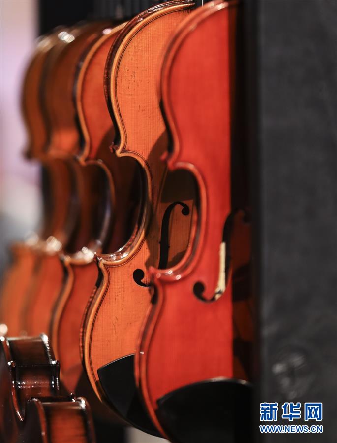 新华网■美国乐器展拉开帷幕